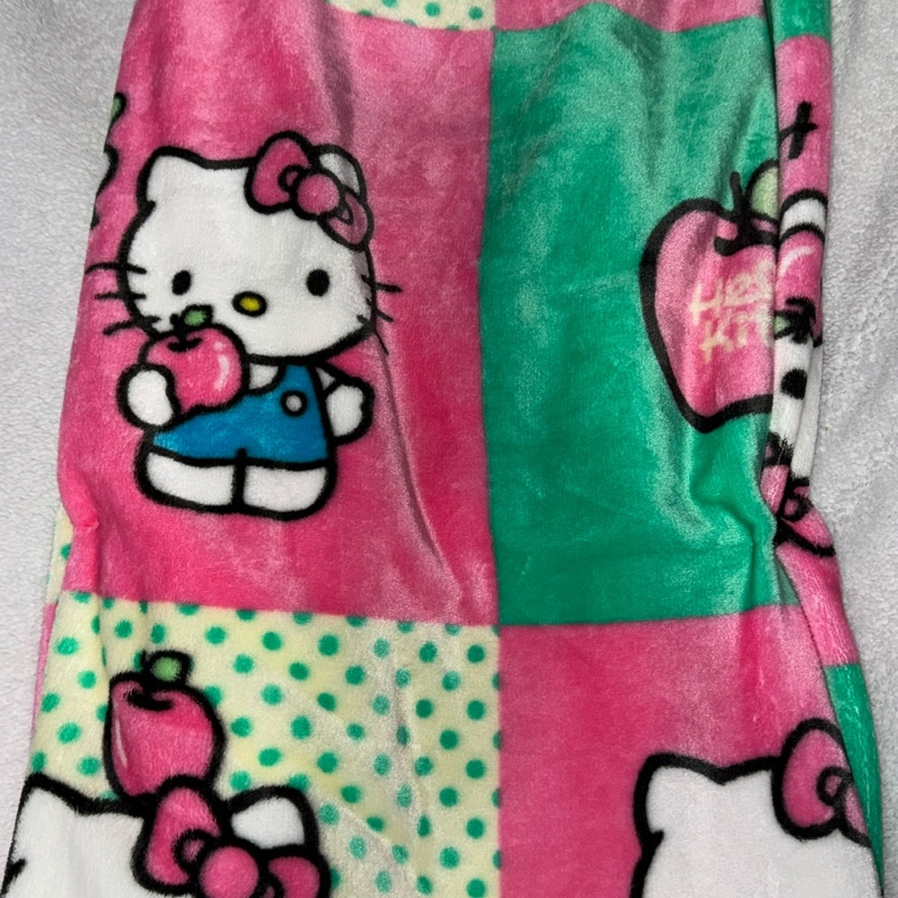 HELLO KITTY BLANKET